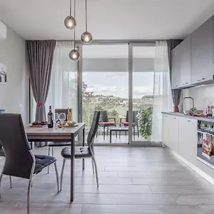  Apartment Living